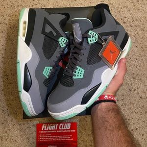 Air Jordan 4 Retro Green Glow size 13 VNDS with box